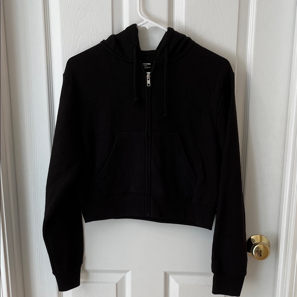 Cropped No Boundaries size s(4-6) zipped hoodie.